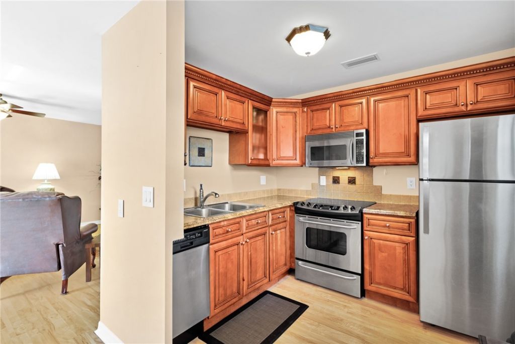 107 Spring Lake Court, Unit 206, Vero Beach, FL 32962 Photo