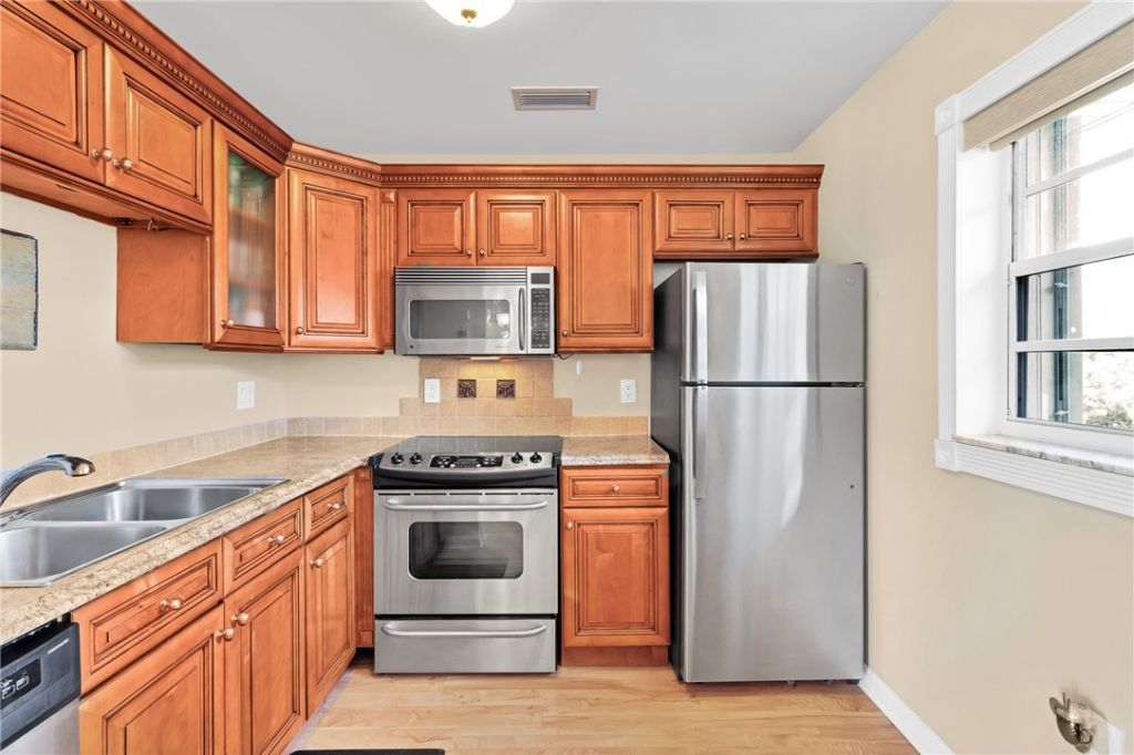 107 Spring Lake Court, Unit 206, Vero Beach, FL 32962 Photo