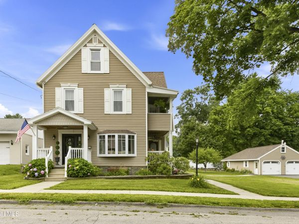 35 Halcyon Street, Scotia, NY 12302