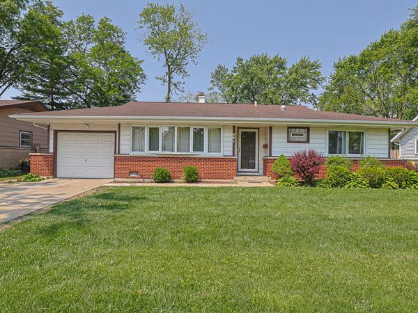 521 Edgewood Lane , Elk Grove Village, IL 60007