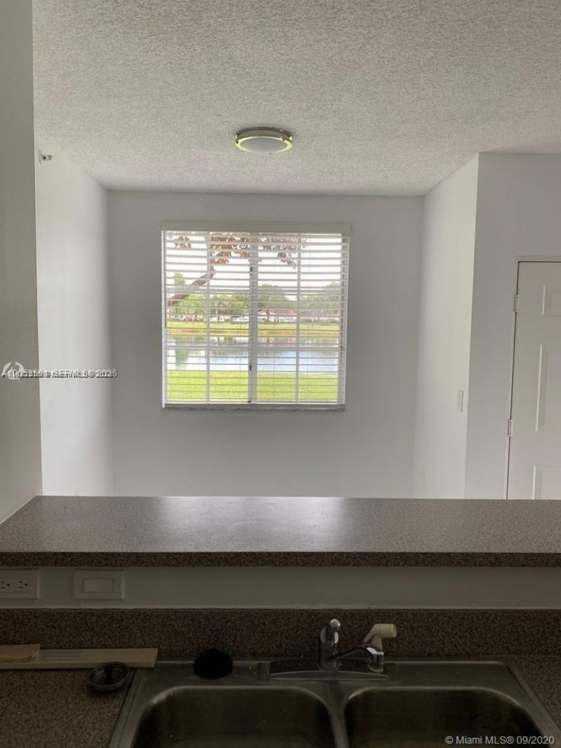 7980 N Nob Hill Rd , Unit 102, Tamarac, FL 33321 Photo