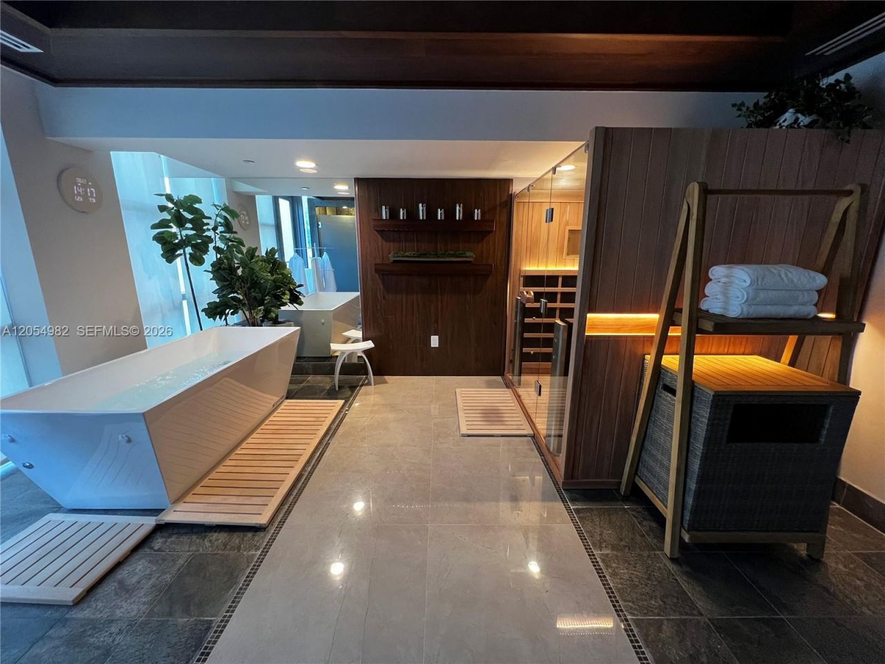 5875 Collins Ave, Unit 401, Miami Beach, FL 33140 Photo