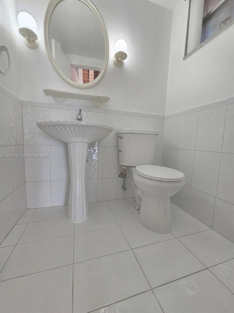 9135 Fontainebleau Blvd, Unit 7, Miami, FL 33172 Photo