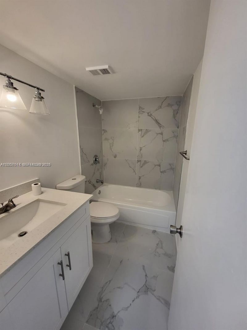 8670 SW 212th St, Unit 306, Cutler Bay, FL 33189 Photo