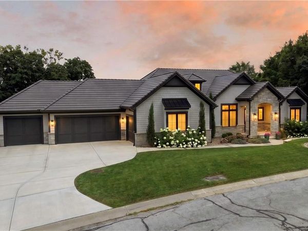 4761 NW Canyon Road, Lee's Summit, MO 64064