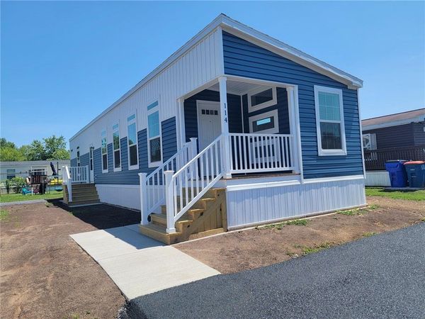 114 Meadowlark Drive , Weedsport, NY 13166