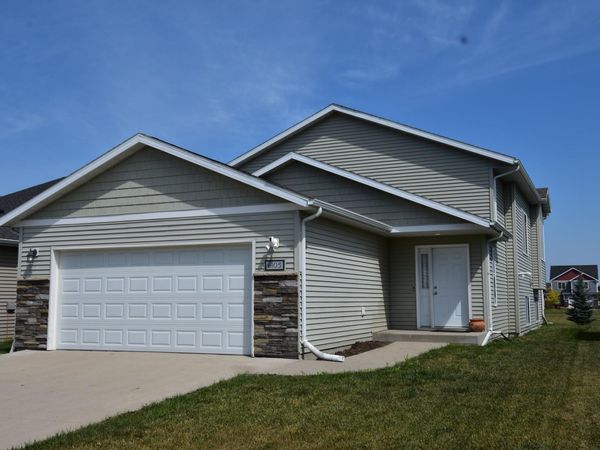 6105 61 Avenue S, Fargo, ND 58104