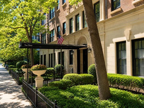 230 E Delaware Place , Unit 4W, Chicago, IL 60611