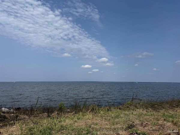 973 Dolphin Rd, Milton, FL 32583