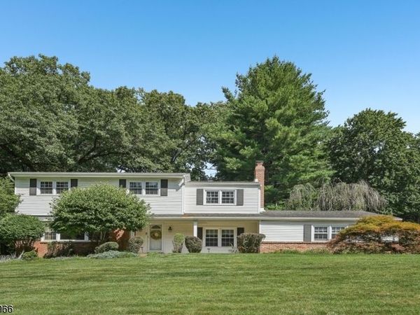 36 Stonefence Rd, Oakland, NJ 07436