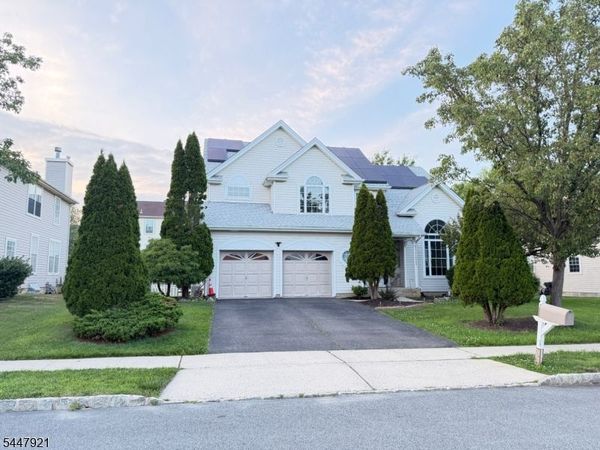 308 Stonehenge Dr, Lopatcong, NJ 08865