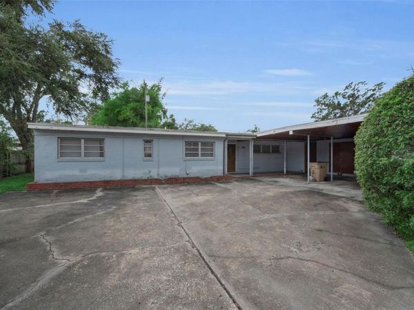 509 BROXBURN AVENUE , TAMPA, FL 33617