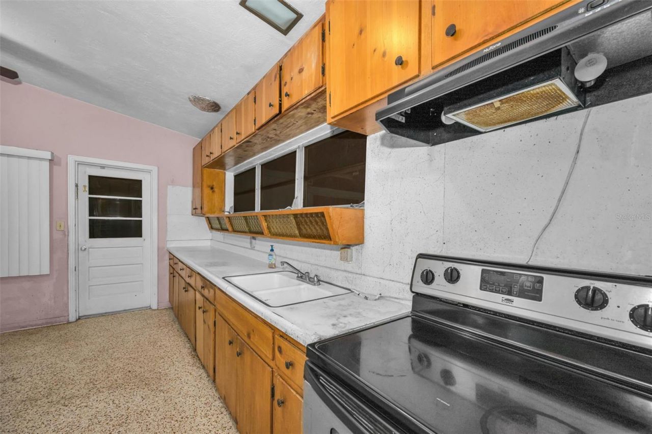 509 Broxburn Avenue , Tampa, FL 33617 Photo