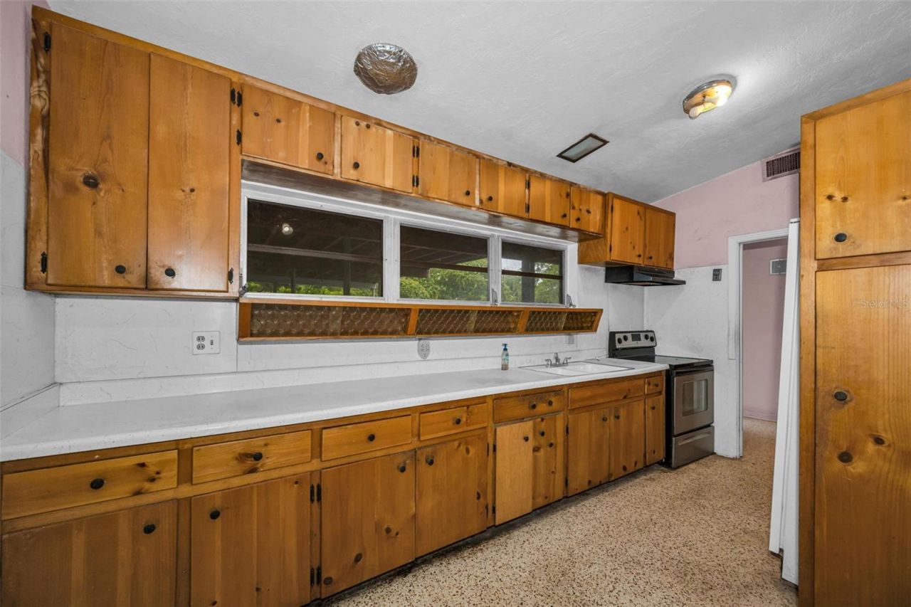 509 Broxburn Avenue , Tampa, FL 33617 Photo