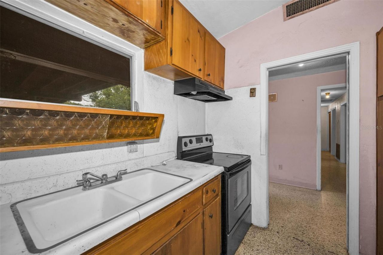 509 Broxburn Avenue , Tampa, FL 33617 Photo