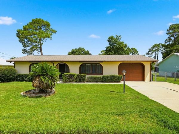 10 FENWICK LANE , PALM COAST, FL 32137