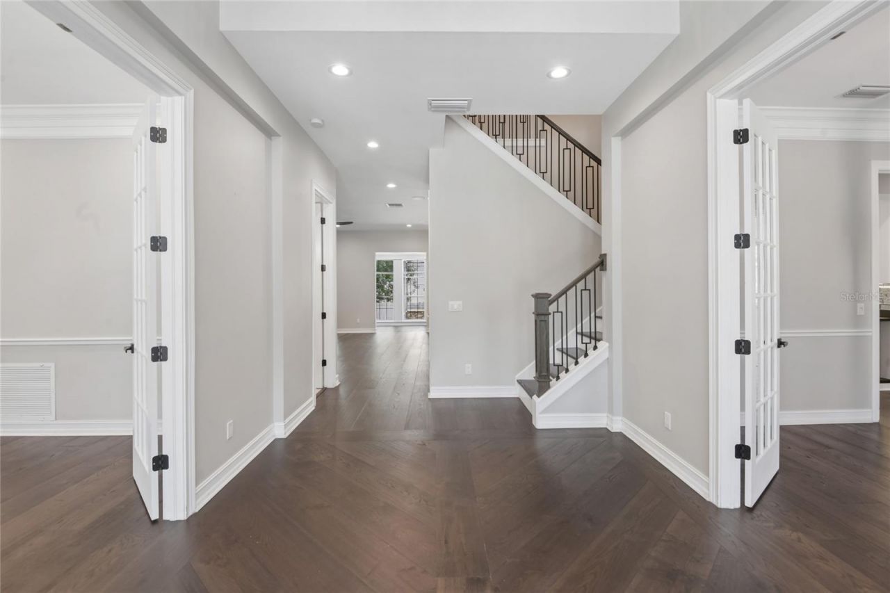 5105 W Neptune Way, Tampa, FL 33609 Photo