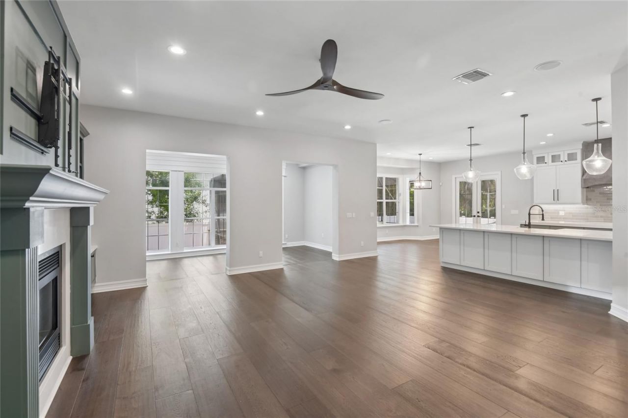 5105 W Neptune Way, Tampa, FL 33609 Photo
