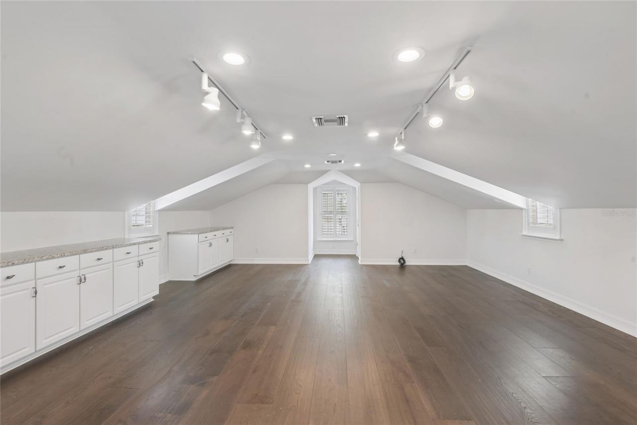 5105 W Neptune Way, Tampa, FL 33609 Photo