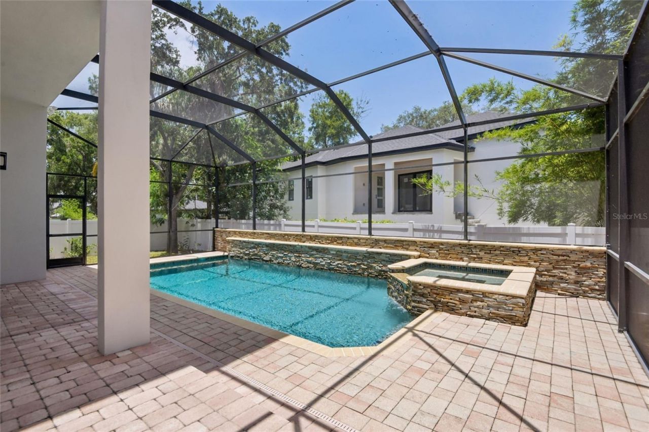 5105 W Neptune Way, Tampa, FL 33609 Photo