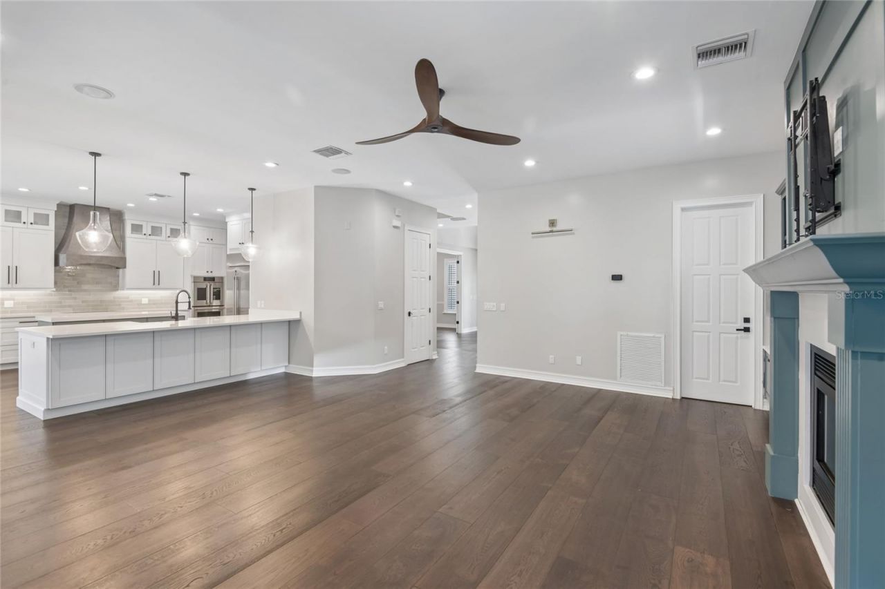 5105 W Neptune Way, Tampa, FL 33609 Photo