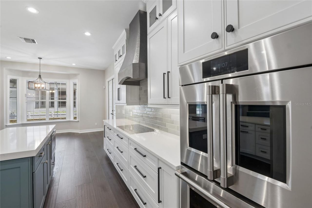 5105 W Neptune Way, Tampa, FL 33609 Photo