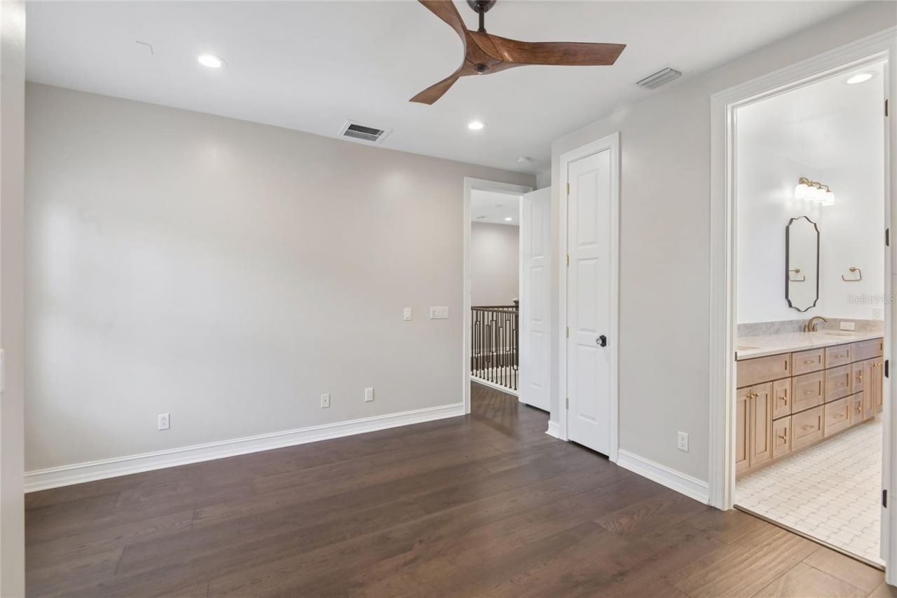 5105 W Neptune Way, Tampa, FL 33609 Photo