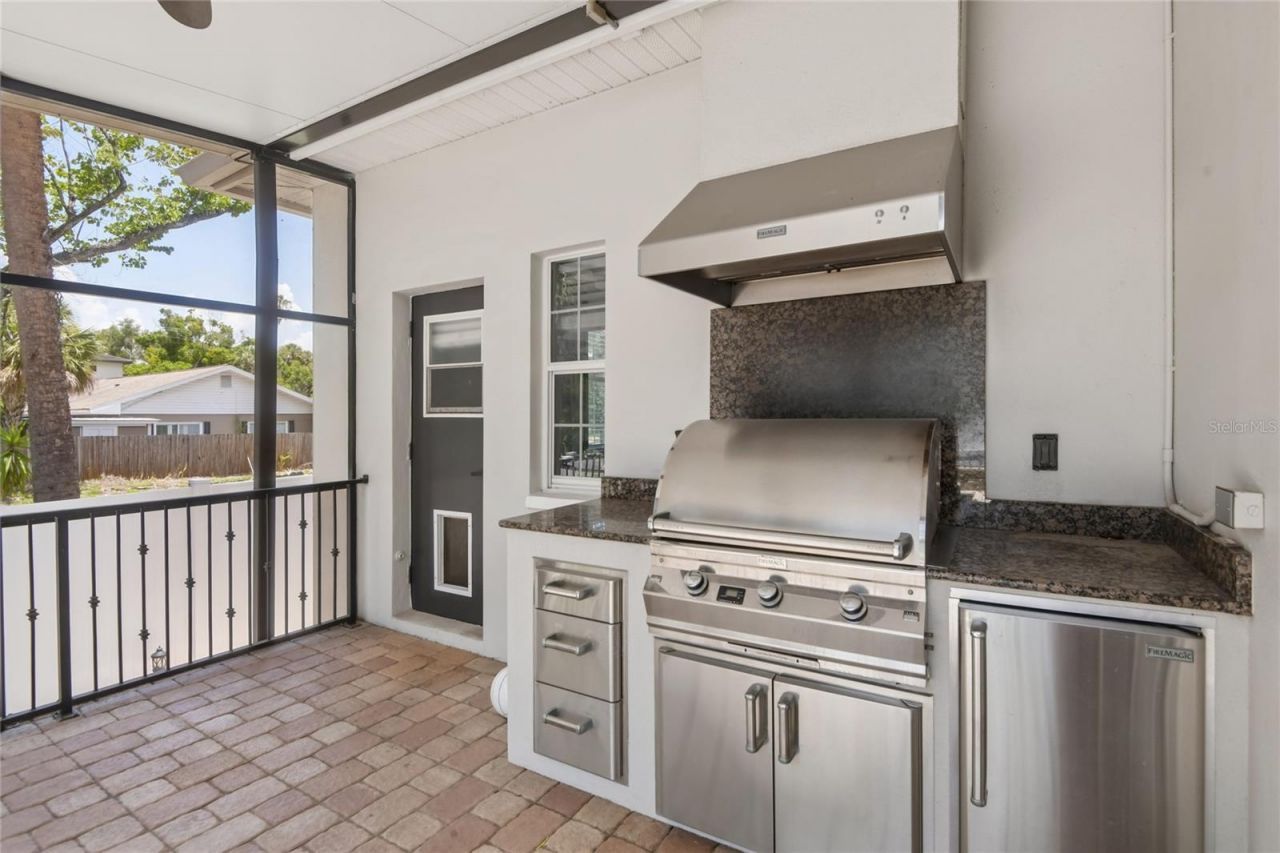 5105 W Neptune Way, Tampa, FL 33609 Photo