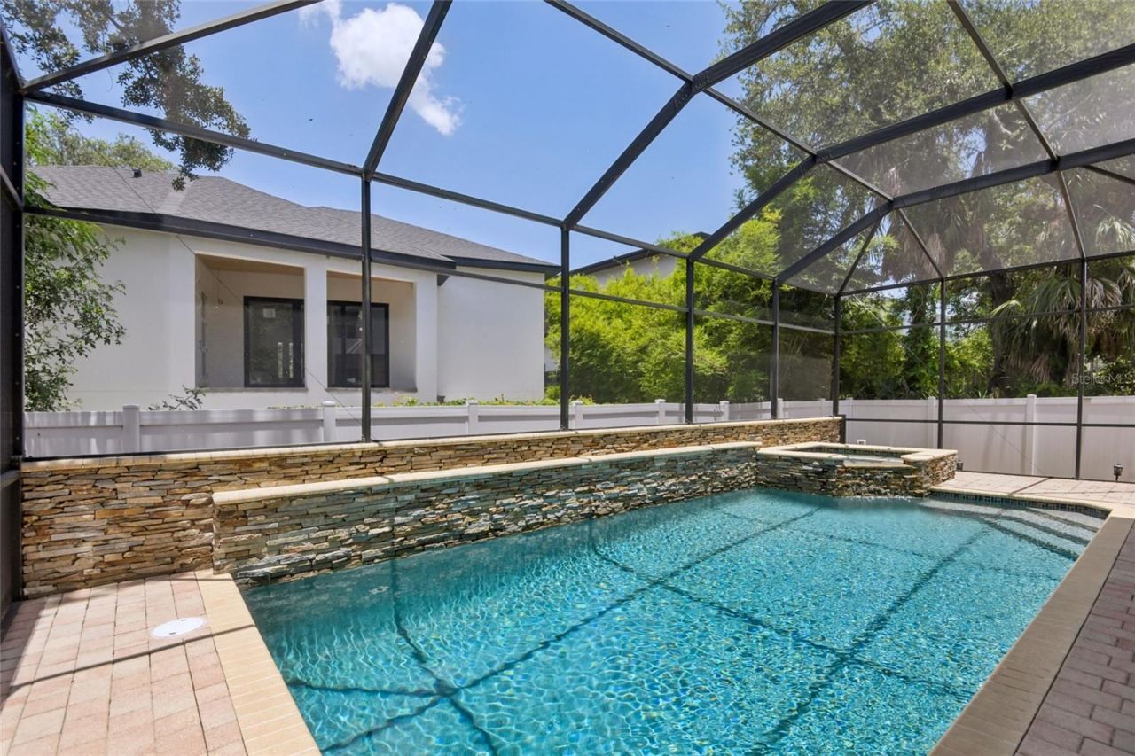 5105 W Neptune Way, Tampa, FL 33609 Photo