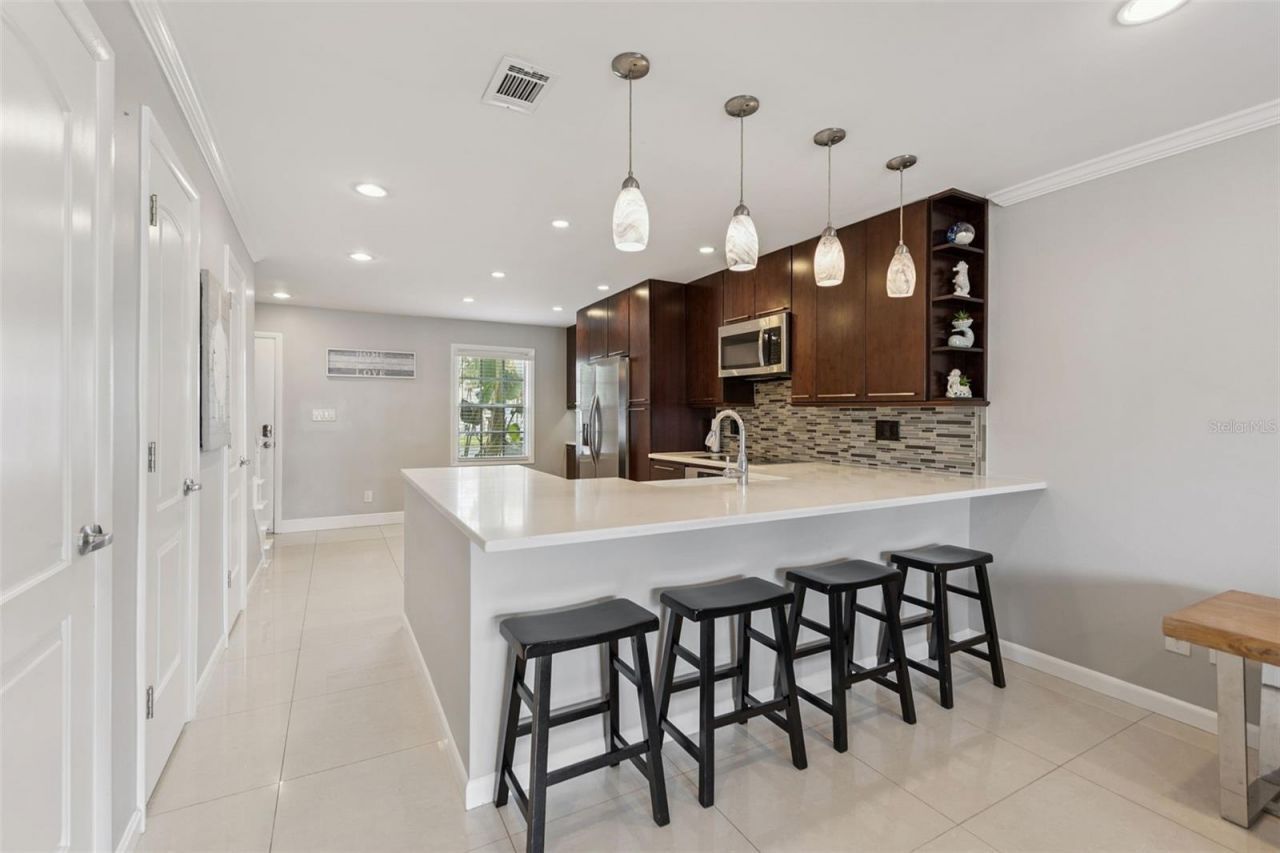 4779 Coquina Key Drive Se, Saint Petersburg, FL 33705 Photo