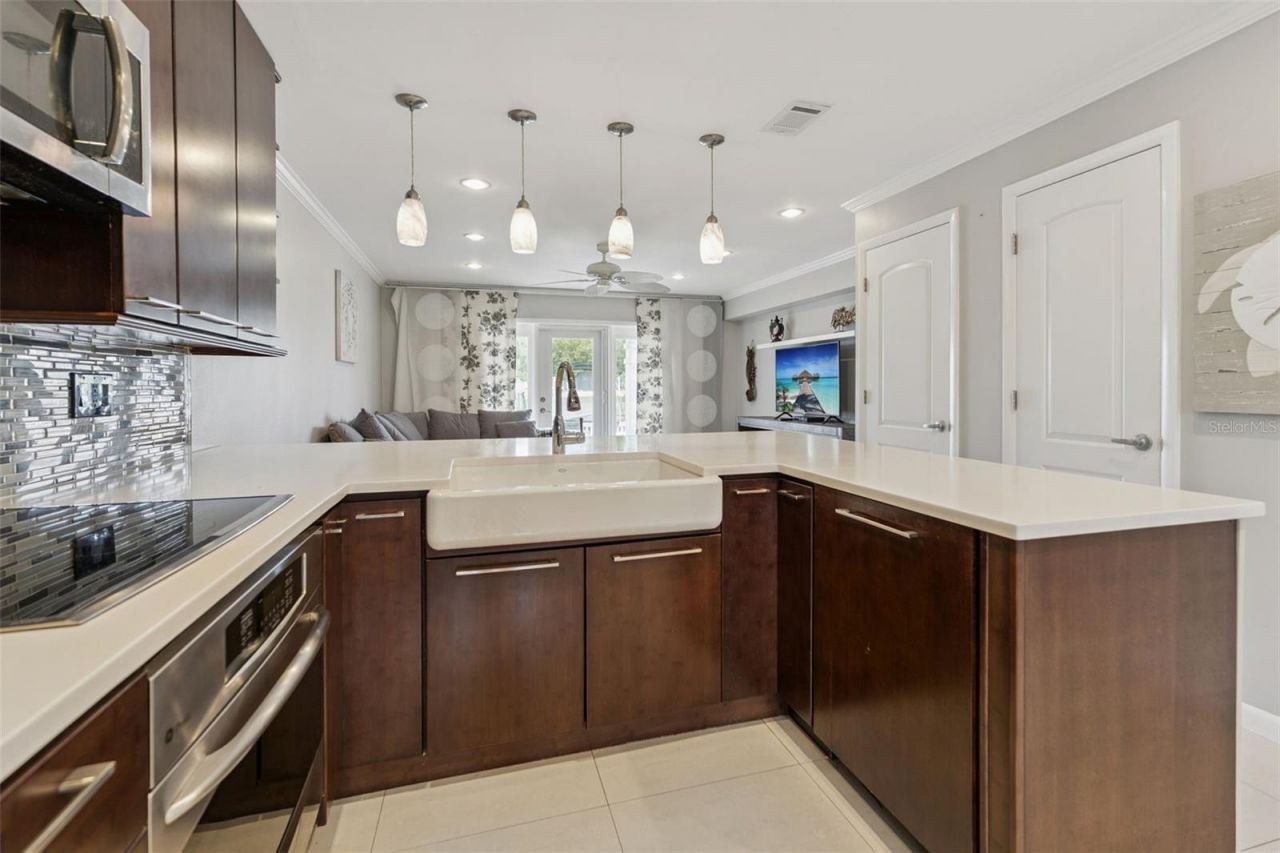 4779 Coquina Key Drive Se, Saint Petersburg, FL 33705 Photo