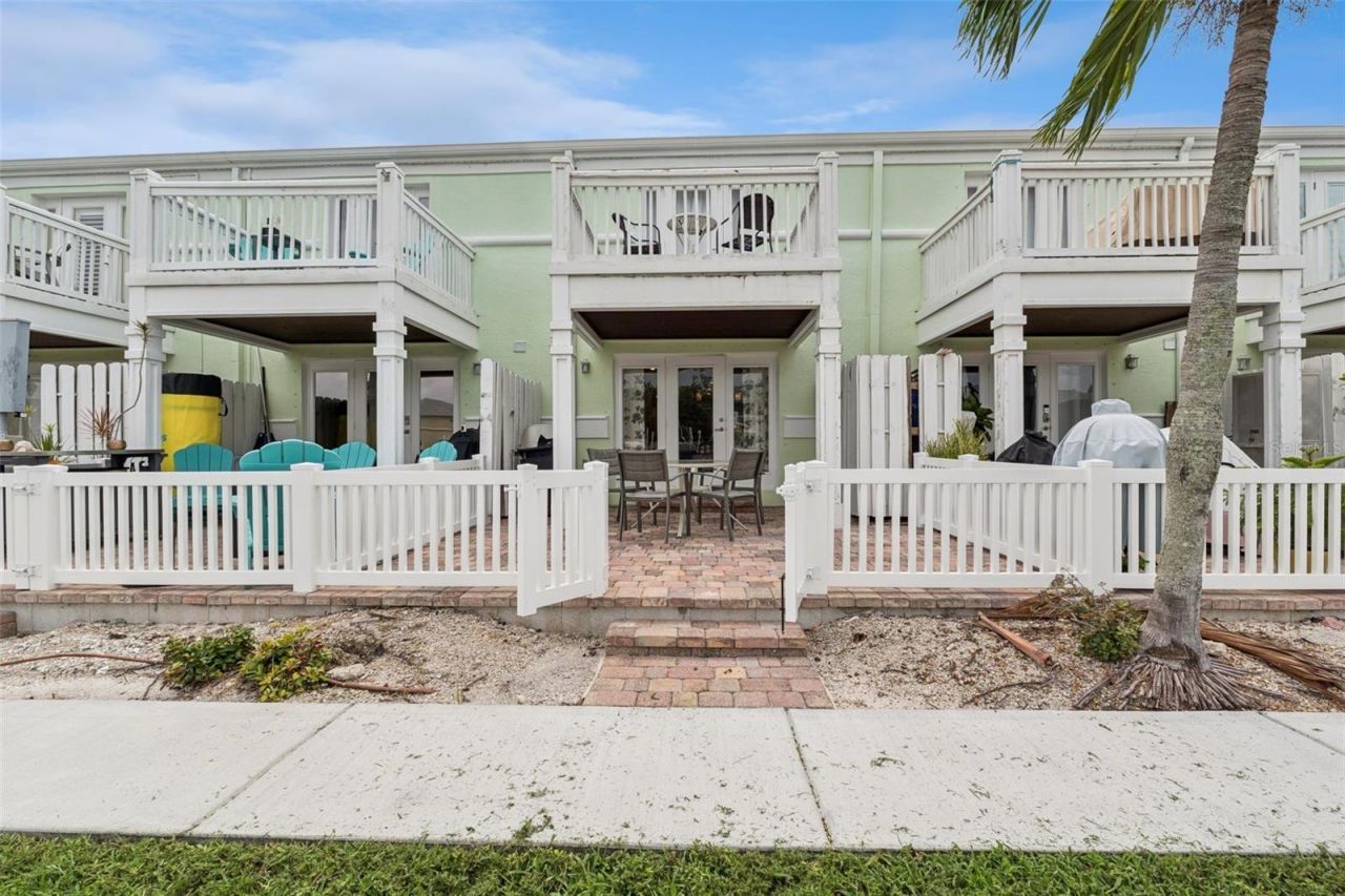 4779 Coquina Key Drive Se, Saint Petersburg, FL 33705 Photo