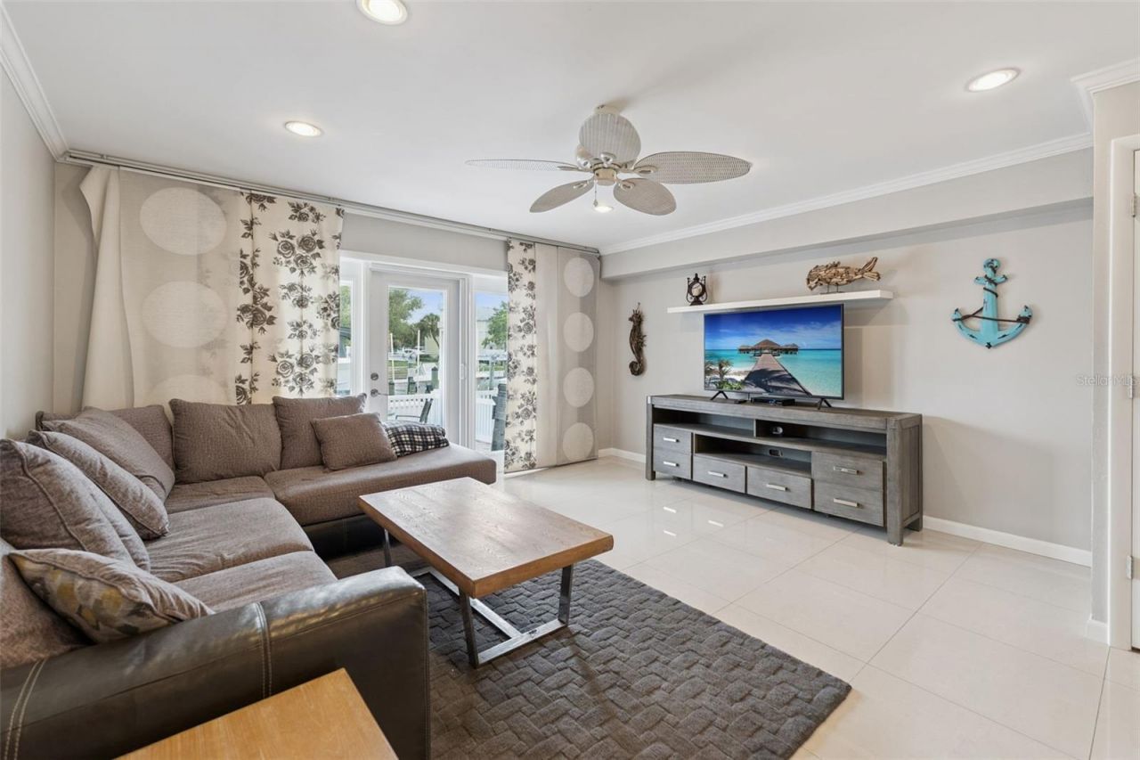 4779 Coquina Key Drive Se, Saint Petersburg, FL 33705 Photo