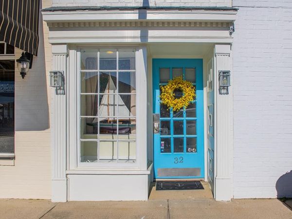 32 Main Street N, KILMARNOCK, VA 22482