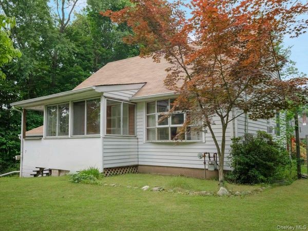 7 Hillaire Place , Nanuet, NY 10954