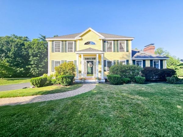 28 Pheasant Run, East Kingston, NH 03827