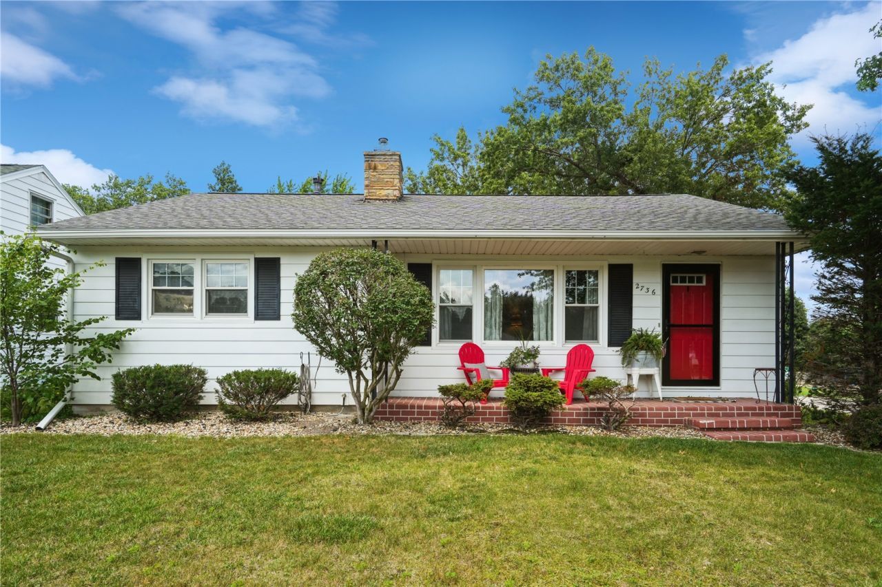 2736 14th Avenue Se, Cedar Rapids, IA 52403 Main Photo