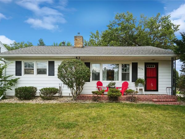 2736 14th Avenue SE, Cedar Rapids, IA 52403