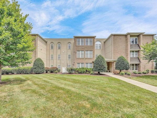 4865 Glen Ivy LN SW, Unit 209, Roanoke, VA 24018