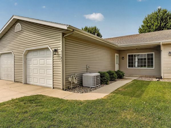 5631 White Oaks Lane NW, Rochester, MN 55901
