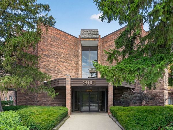3110 Pheasant Creek Drive , Unit 209, Northbrook, IL 60062