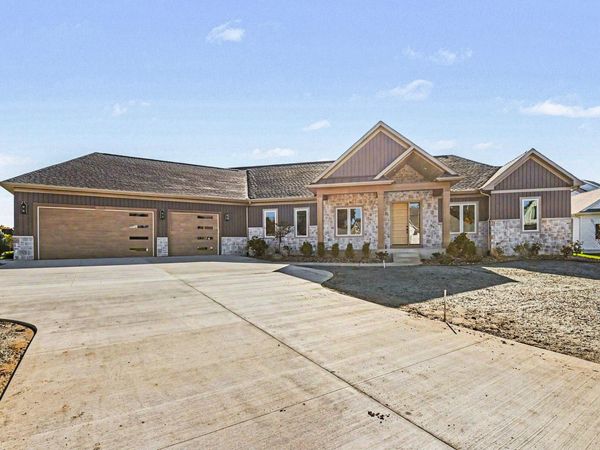 18416 Donegal Drive, South Bend, IN 46637
