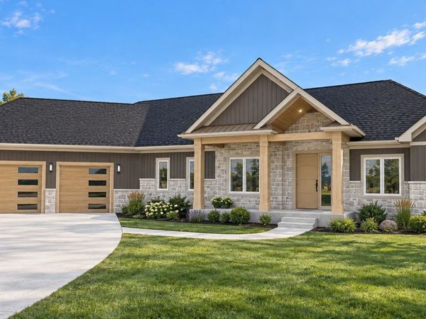18416 Donegal Drive, South Bend, IN 46637