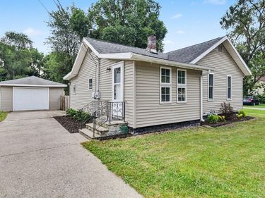 1810 Maplehurst Avenue, Mishawaka, IN 46545