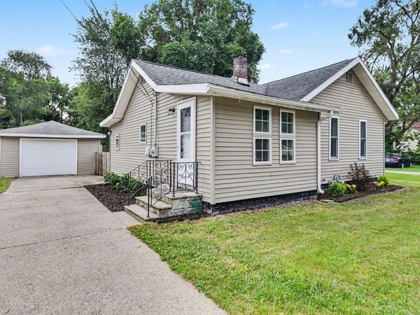 1810 Maplehurst Avenue, Mishawaka, IN 46545