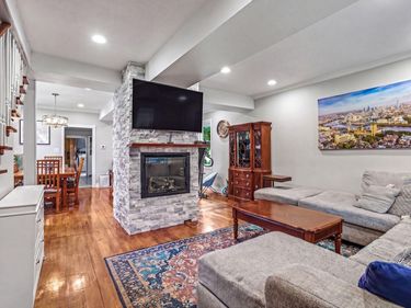 406 Superior Street, Saint Paul, MN 55102