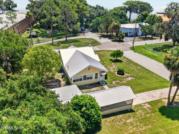 101 N LAKE Street, Crescent City, FL 32112