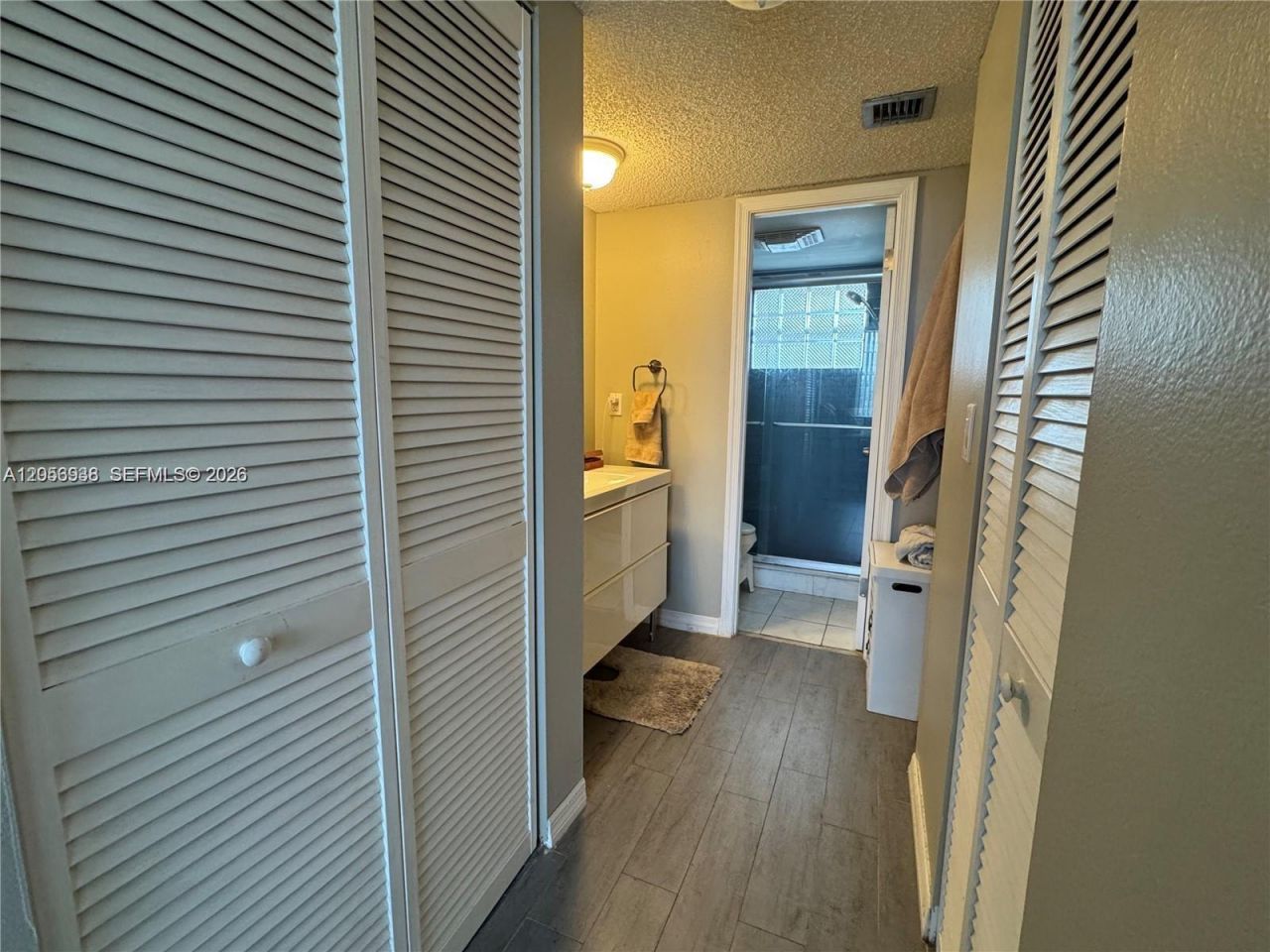 9450 Poinciana Pl , Unit 405, Davie, FL 33324 Photo