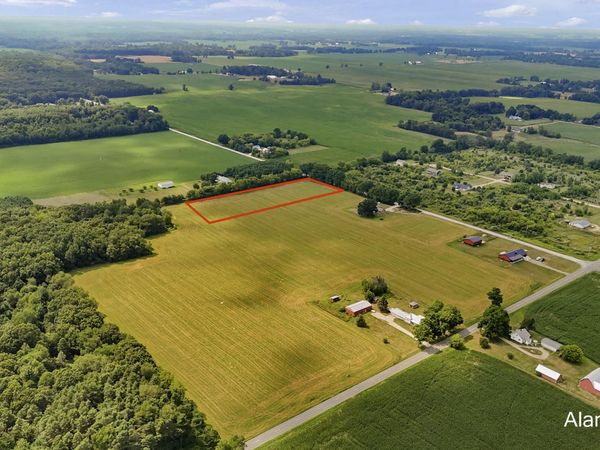 11820 Rooksby Street NE, Sand Lake, MI 49343