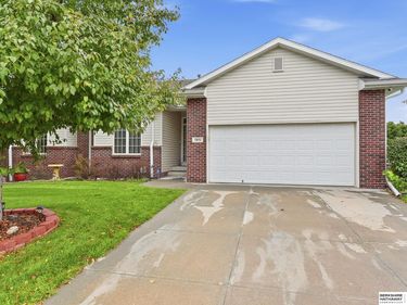 5951 N 92nd Avenue, Omaha, NE 68134